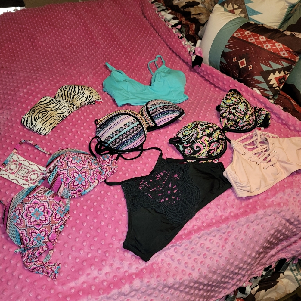 Bikini bundle! - Picture 4 of 4